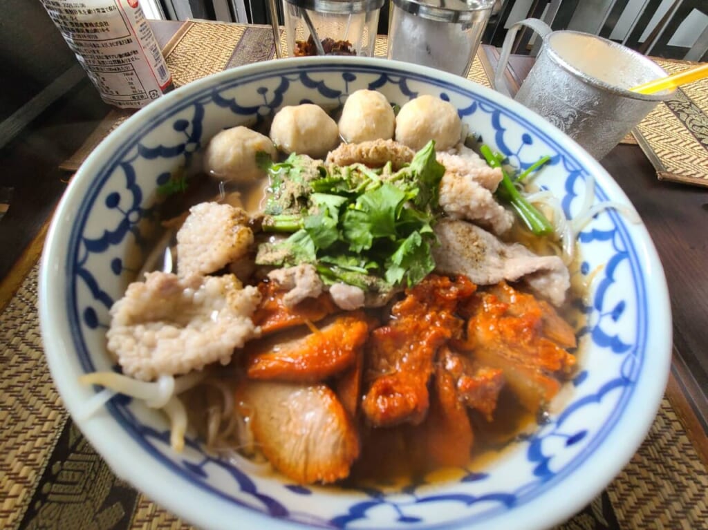 ラックタイ